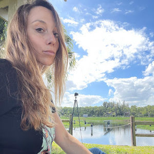 Meet your Posher, Alyson